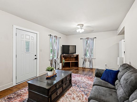 5th image of 1886 N Fort Avenue