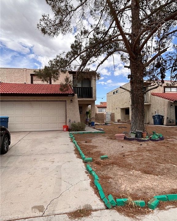 1st image of 4864 Rollingwood Cir