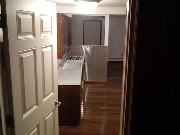 3rd image of 1504 Summit St