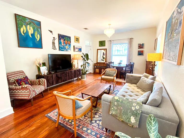 531 W Huisache Ave — Photo 4