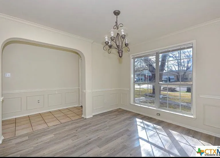 1600 Quarry Dr — Photo 3