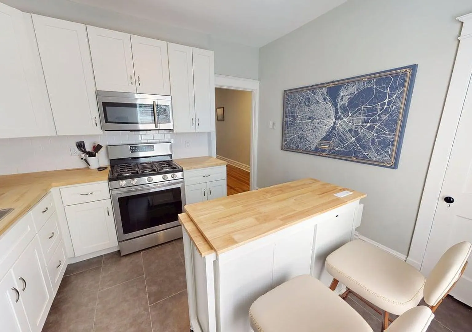 2309 Thurman Ave — Photo 2