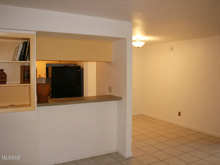 1620 N Wilmot Rd #F122 — Photo 2