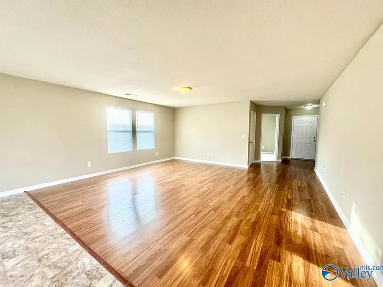 142 Vancouver Rd — Photo 4