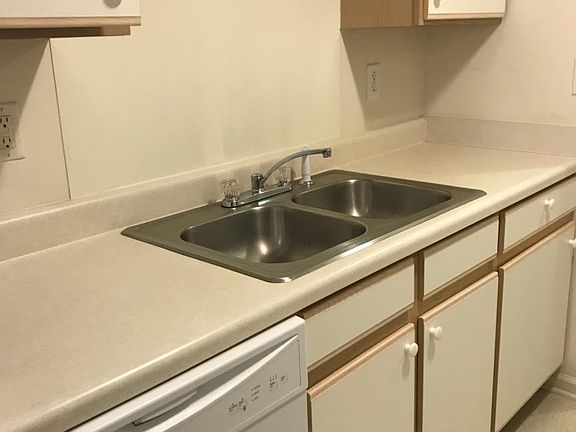 2nd image of 111 N Wheeless Dr APT L