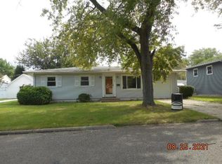 416 Fairlane Ave, Pekin, IL 61554