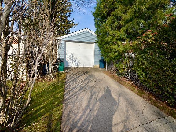 5th image of 16 Green Ave