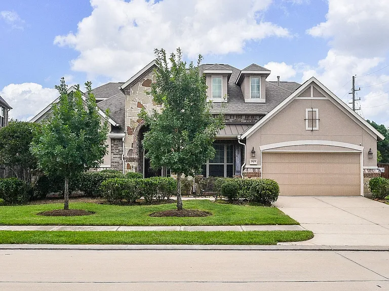 28426 Rolling Ridge Dr — Photo 1