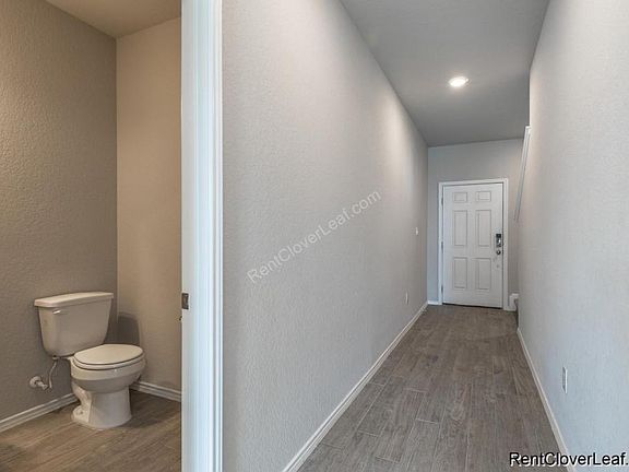 5th image of 2433 Ayers Dr