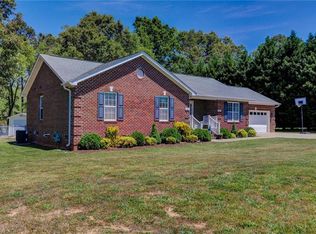 313 Lacewood Ct, Randleman, NC 27317