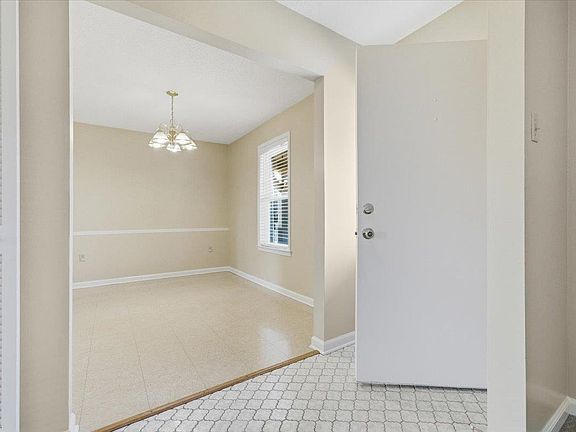 4th image of 3262 W Earhart Dr