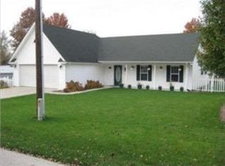 602 Harrington St #A, Dearborn, MO 64439