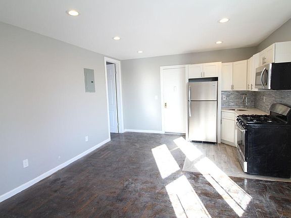 3rd image of 2401 Davidson Ave APT 6B