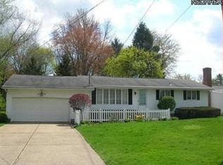 61 Maple St, Canfield, OH 44406