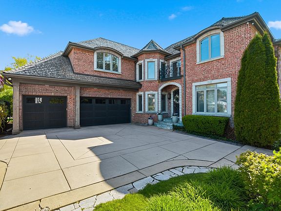 4th image of 809 Edgemont Ln