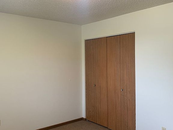5th image of 614 Orchard Ct #D