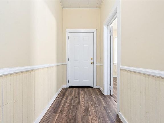 3rd image of 1403 S Jennings Ave