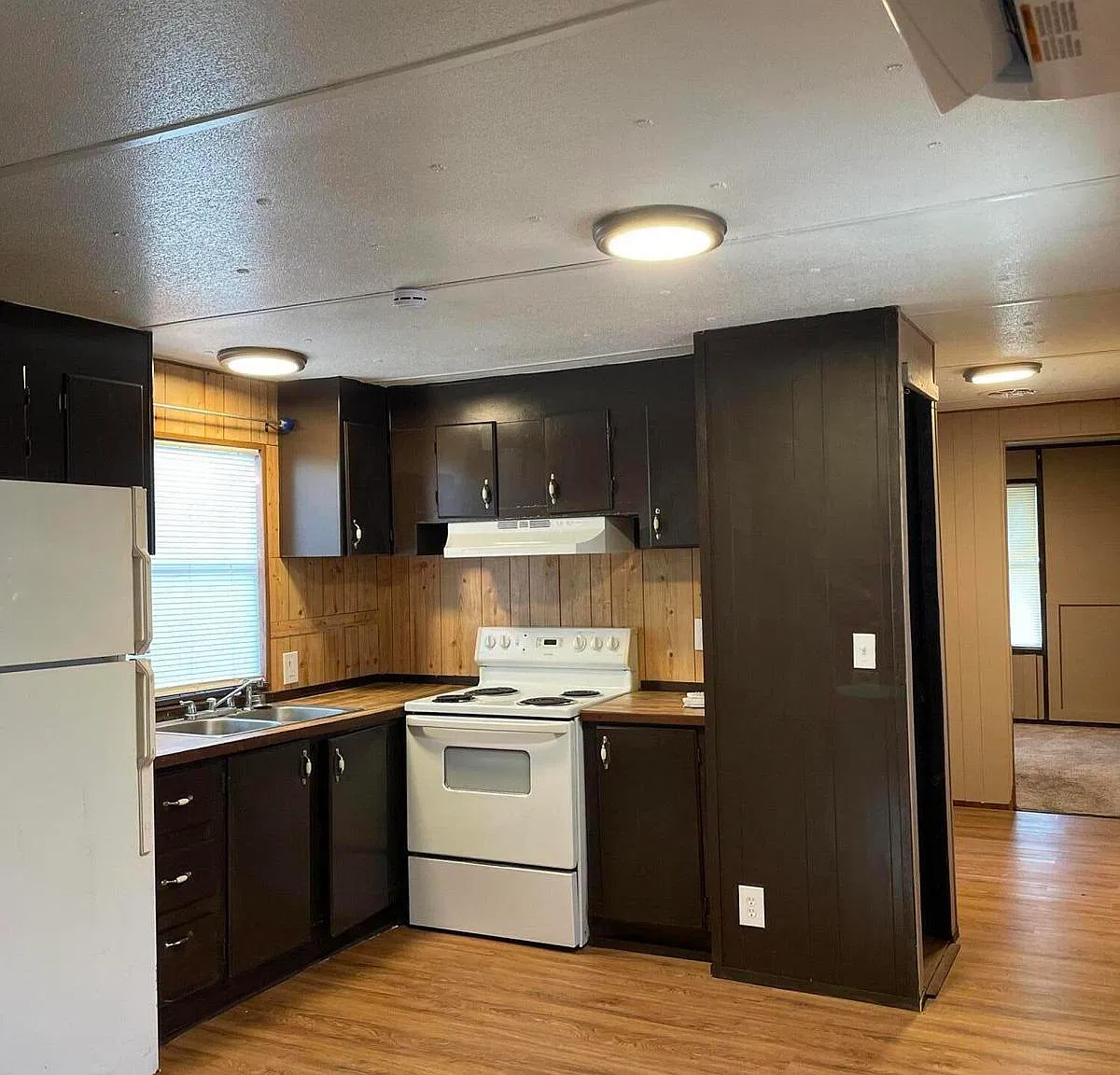 2 bed, 1.0 bath, 900 sqft, $1,150 — Photo 2