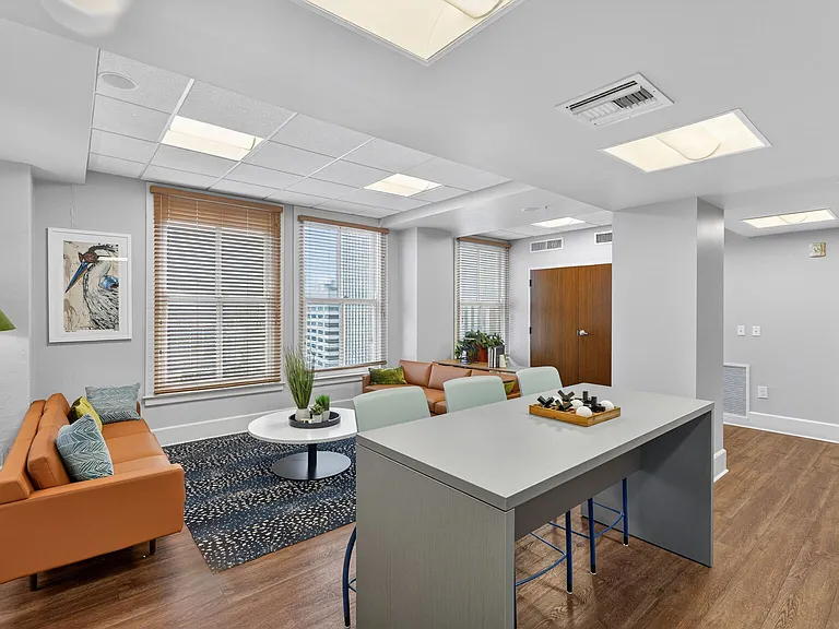 Hibernia Tower Apartments — Photo 37