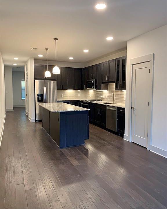 1st image of 5631 Belmont Ave #236