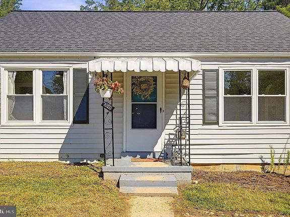 5th image of 3048 Westfall Pl