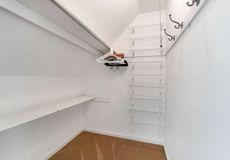 94 Cleremont Dr — Photo 25