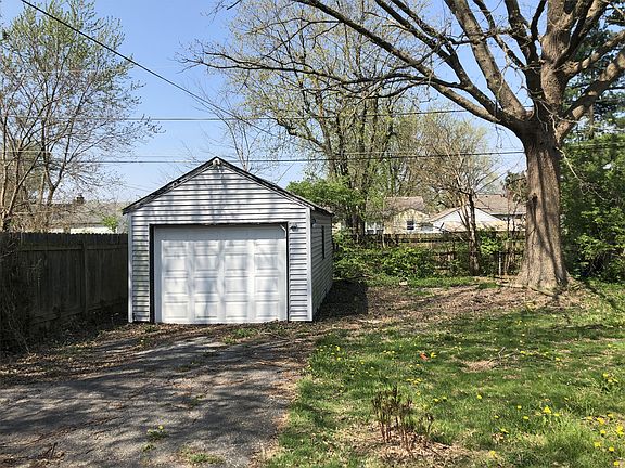 2nd image of 2036 N Dequincy St