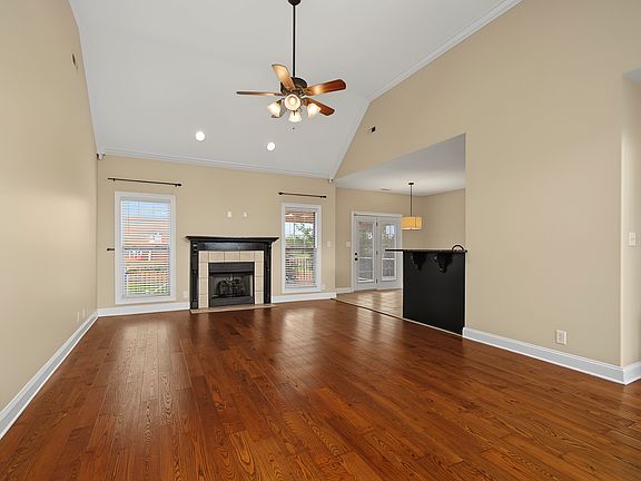 3rd image of 1501 Benton Park Pl