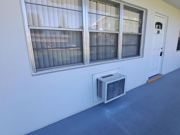4th image of 219 Sussex L