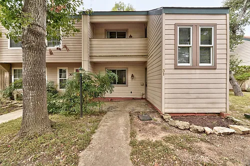 31 Marina Cir Photo 1