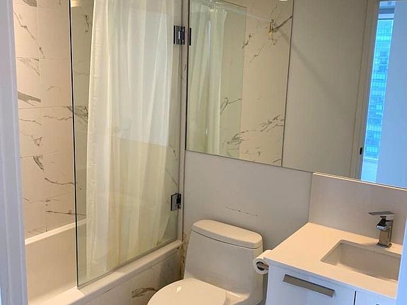 4th image of 28 Wellesley St E Unit 2909