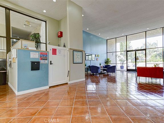 5th image of 1401 Valley View Rd APT 206