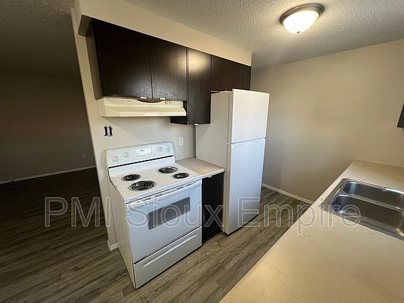 3rd image of 440 S Western Ave #6
