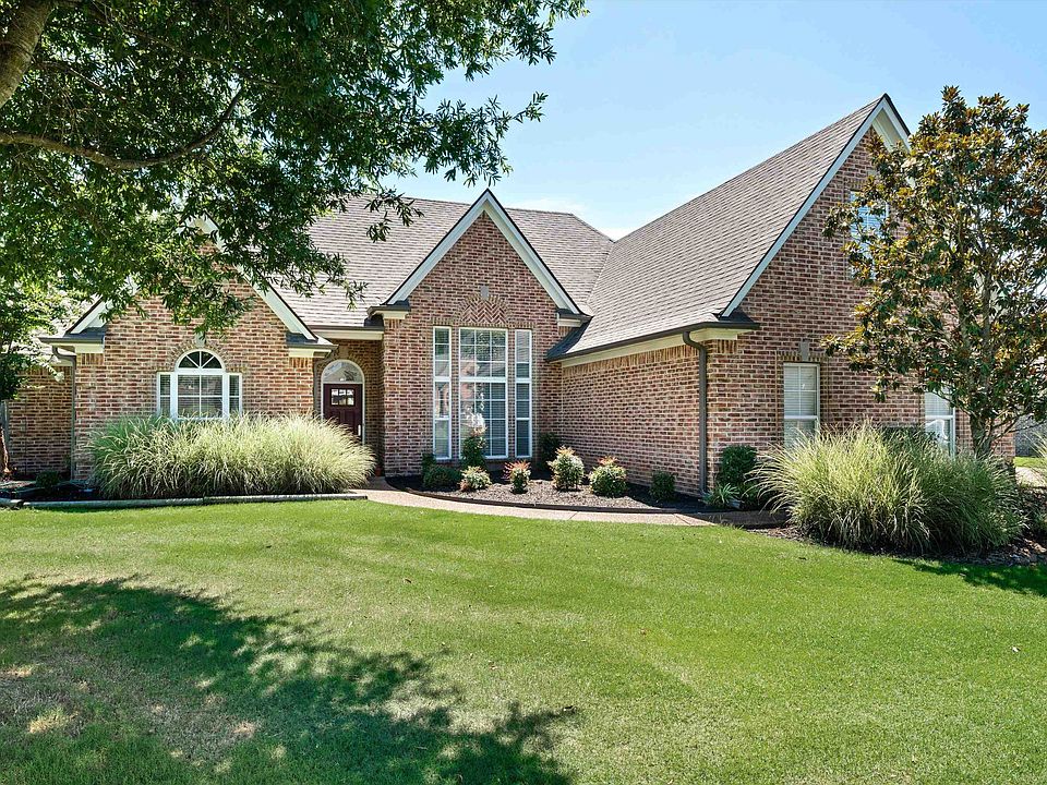 1st image of 40 Eagle Valley Dr