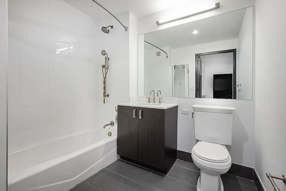 21 West End Avenue — Photo 1