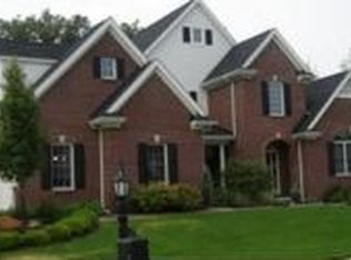 9506 Prince William Ct, Brighton, MI