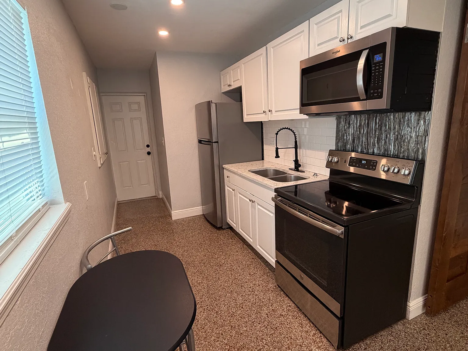 1 bed, 650 sqft, $1,450 — Photo 4