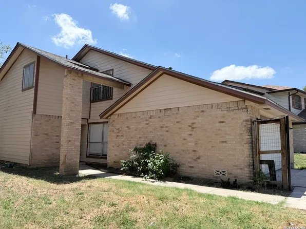 5758 SPRING MOON ST, San Antonio, TX 78247