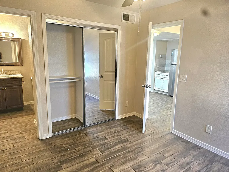 4313 N 19th Ave #204 — Photo 10