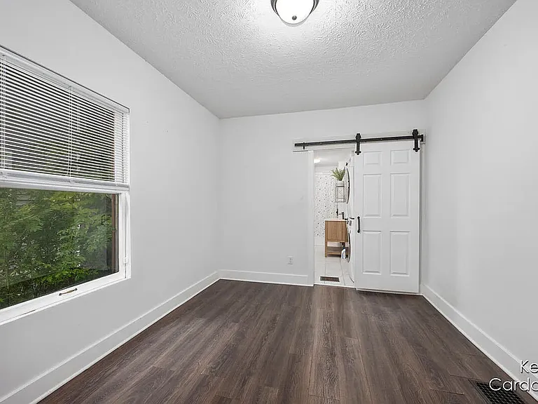 443 Barth Ave SE — Photo 16