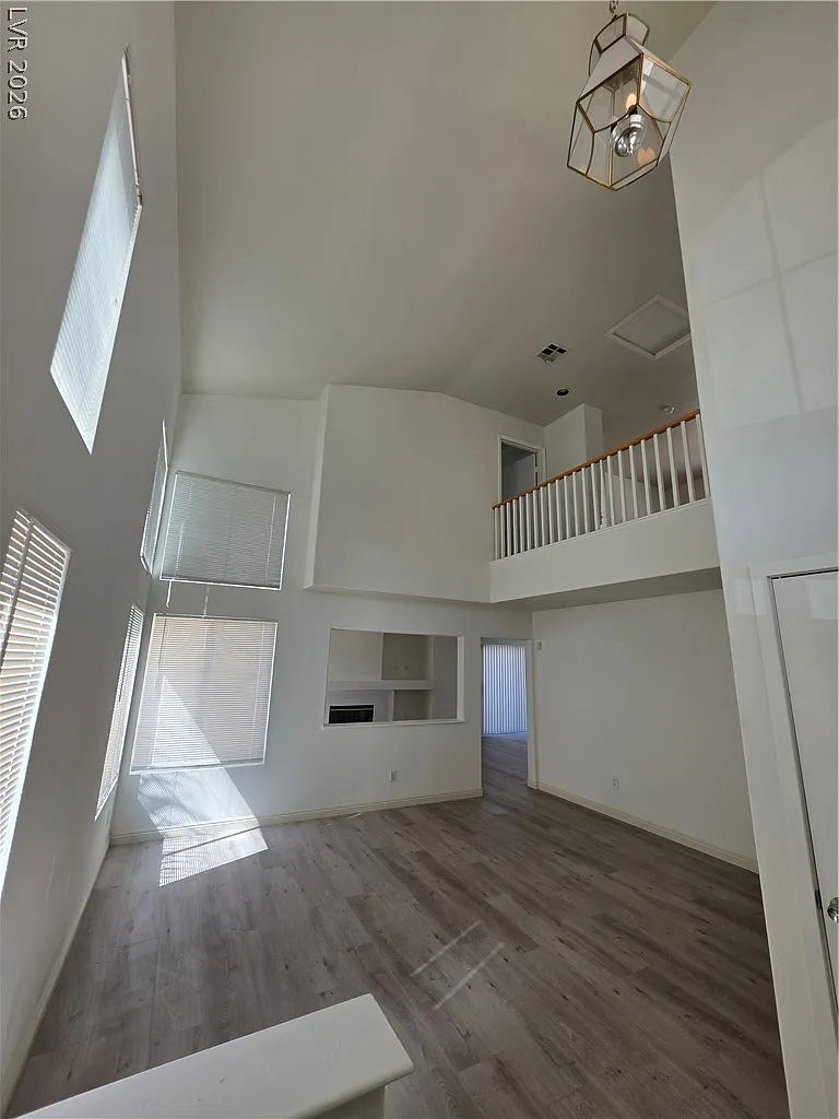 3 bed, 2.5 bath, 1722 sqft, $1,950 — Photo 2