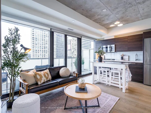 11 Charlotte St Unit 2004, Toronto, ON M5V 0M6