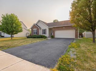 1426 Evergreen Dr, Lake View, NY 14085