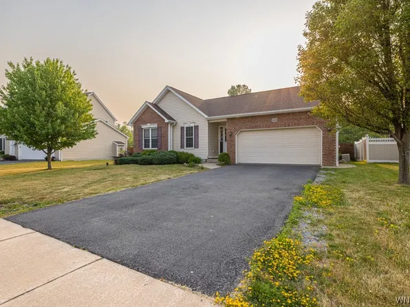 1426 Evergreen Dr, Lake View, NY 14085