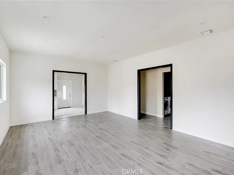 8806 Enfield Ave — Photo 3