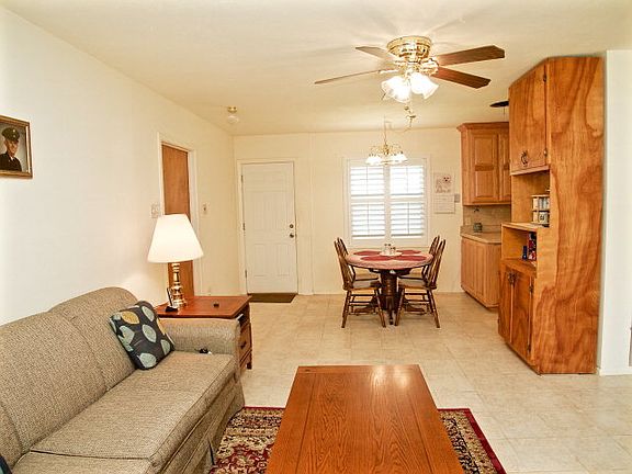 4th image of 405 E 51st St