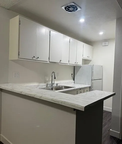 3624 Emerald St — Photo 8