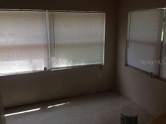 5th image of 931 Aaron Ave