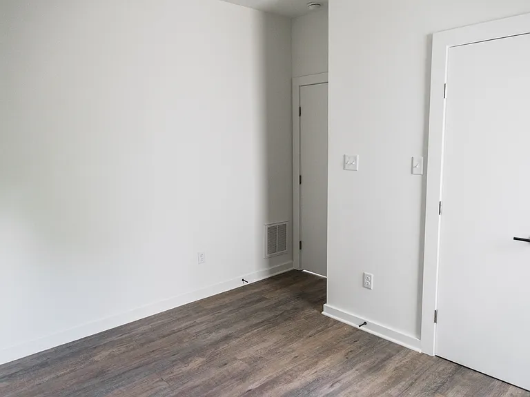 1260 Parkwood Ave — Photo 41
