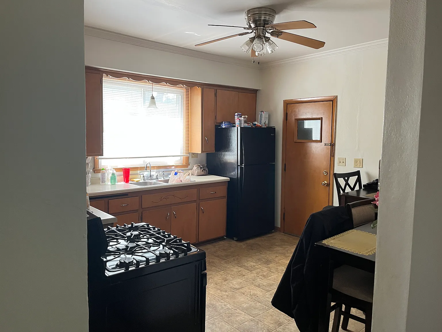 2 bed, 950 sqft, $1,445 — Photo 2